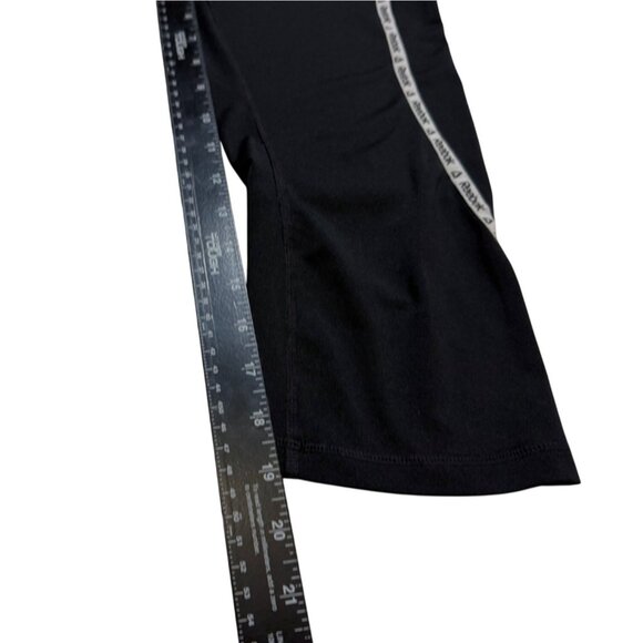 Reebok Black Capri Leggings Size M Moisture Wicking Yoga Pants Identity Tape - Picture 9 of 15